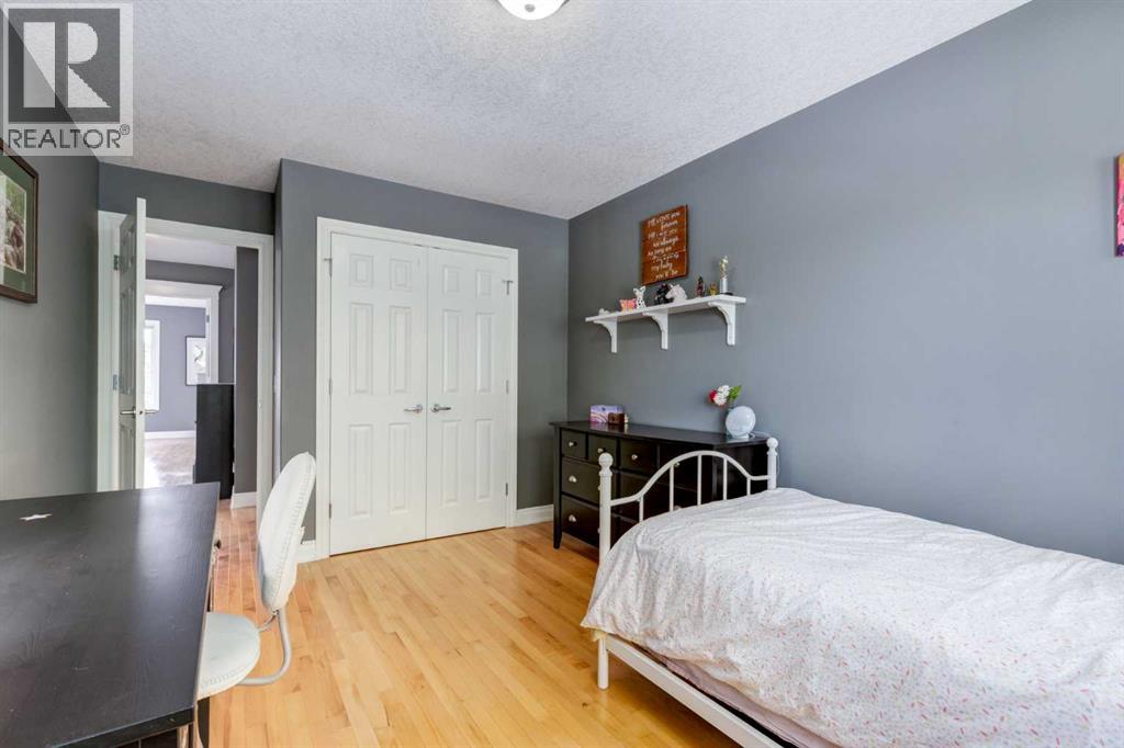 Single Family House for Sale in   Street SW Shaganappi Calgary 