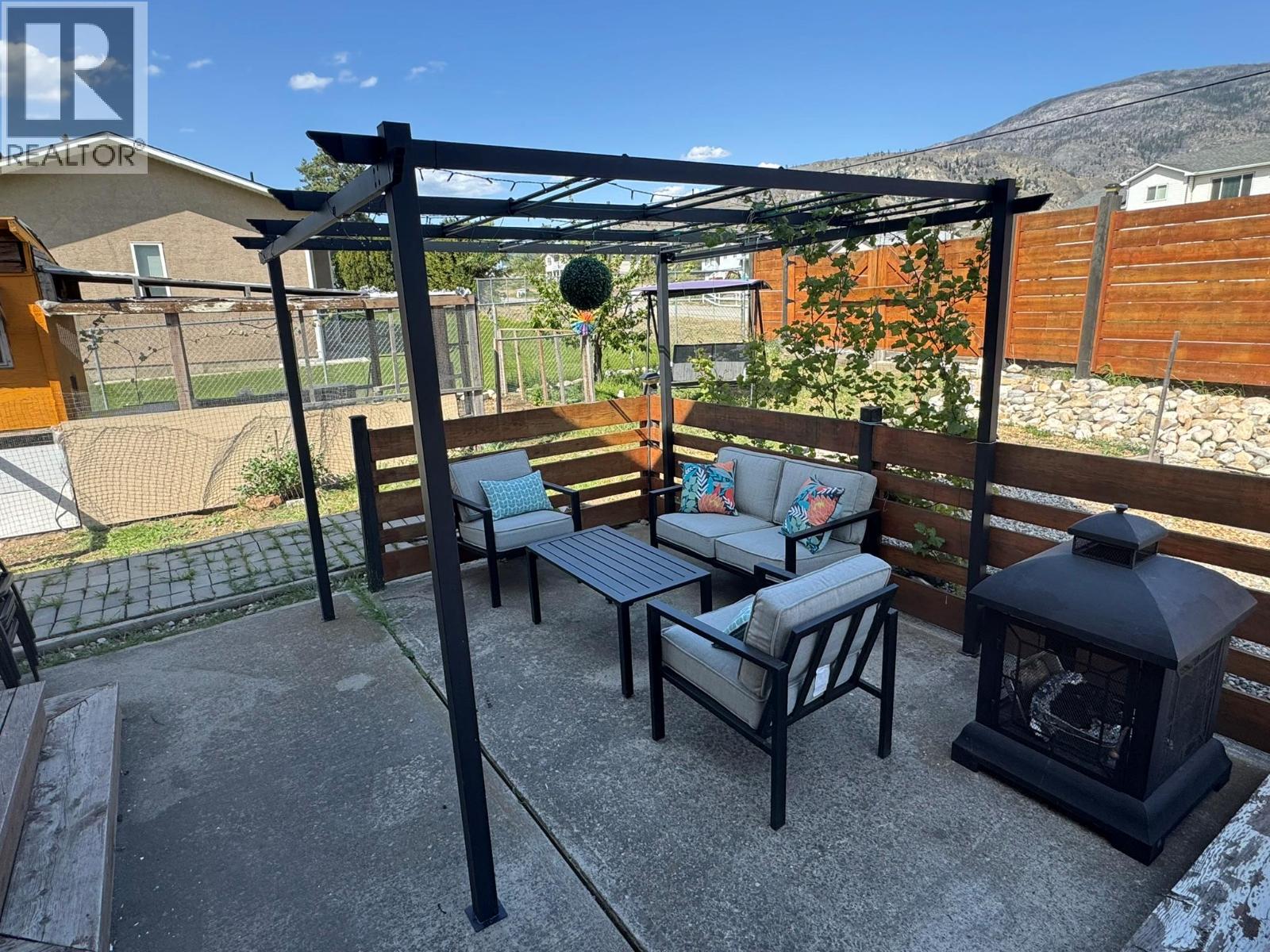  7137 TUCELNUIT Drive, Oliver