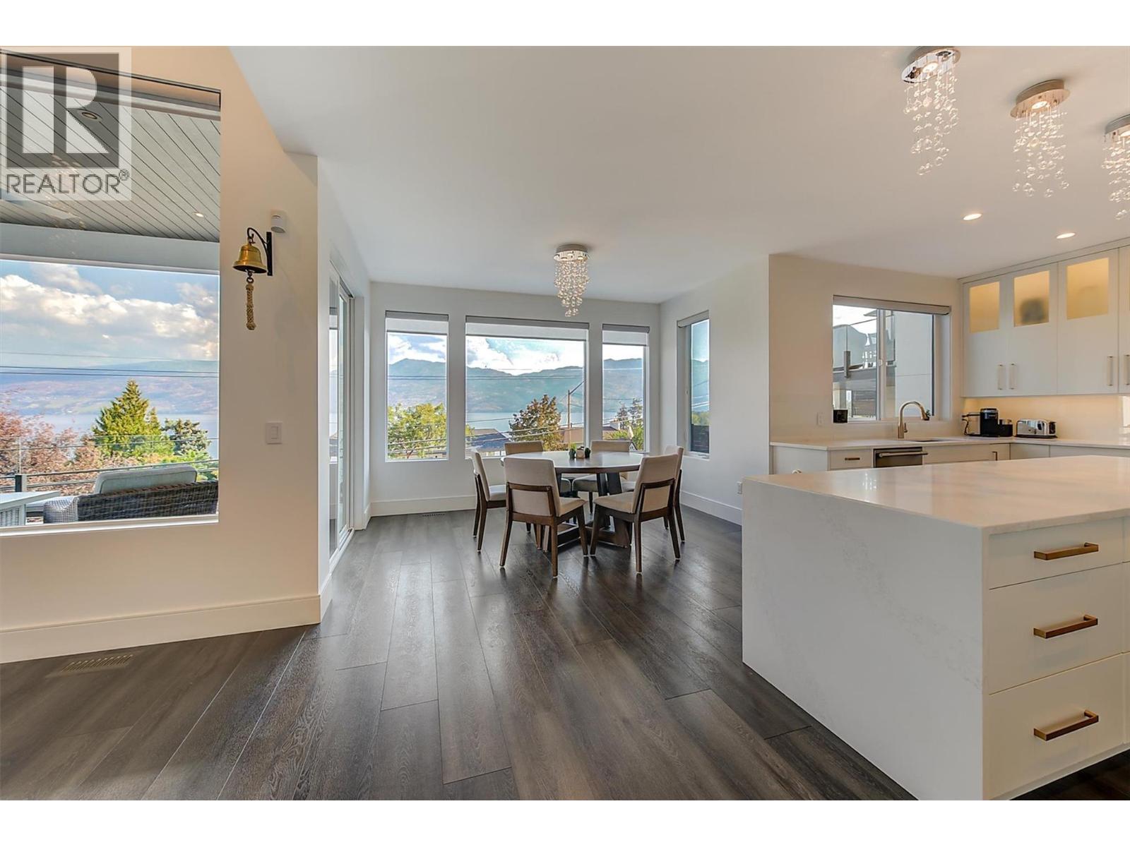 3961 Beachview Drive East, West Kelowna