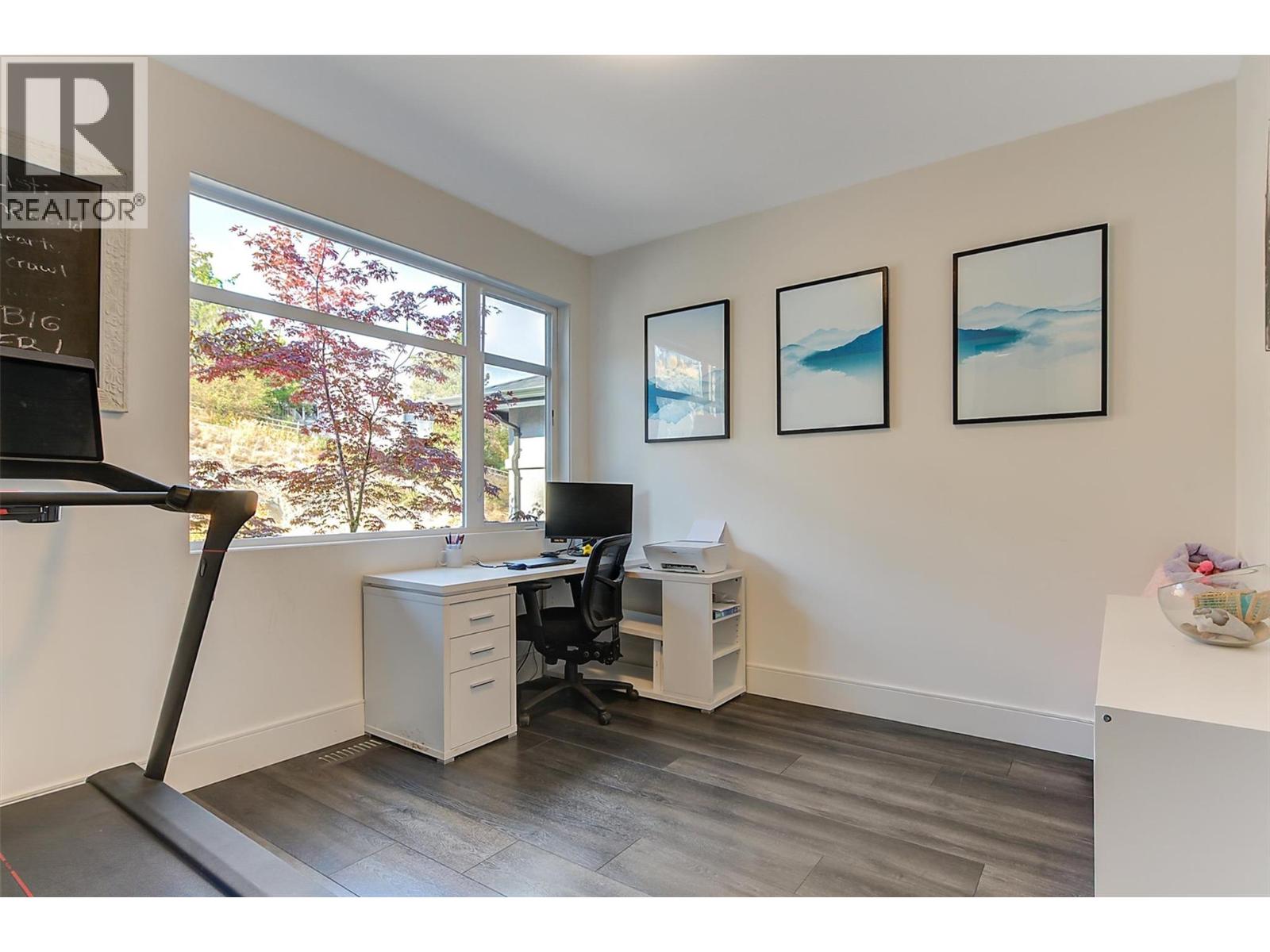  3961 Beachview Drive East, West Kelowna