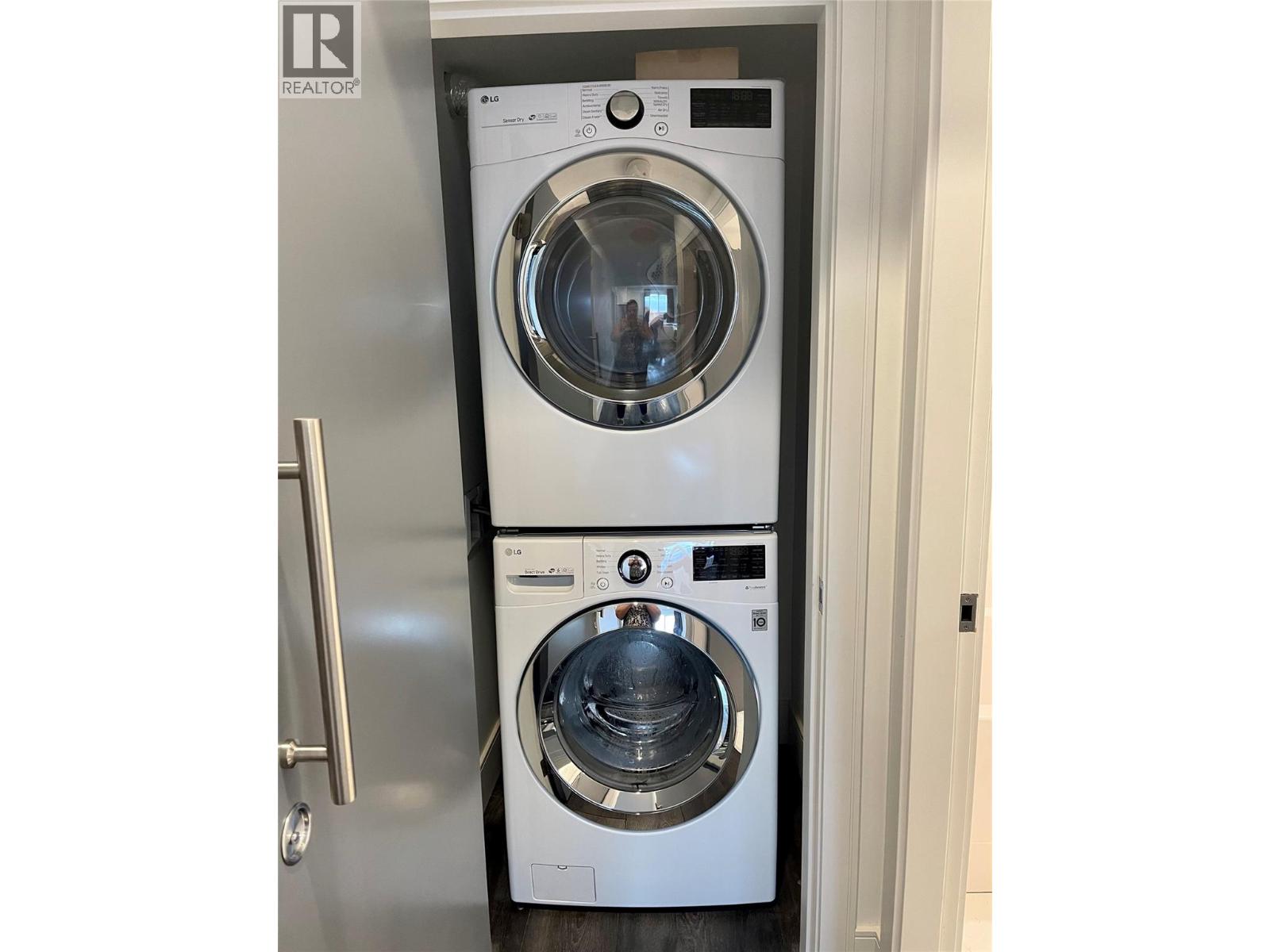  3961 Beachview Drive East, West Kelowna