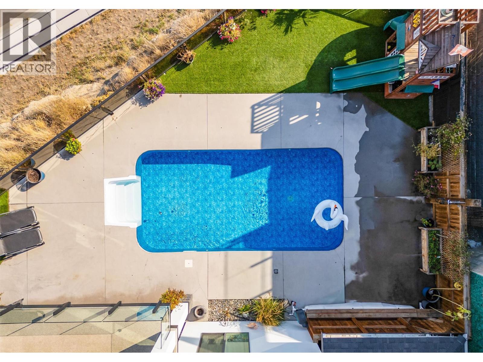  3961 Beachview Drive East, West Kelowna