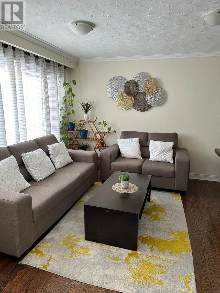 86 EARNSCLIFFE CIRCLE - Photo 2 of 19, Brampton (Southgate), Ontario