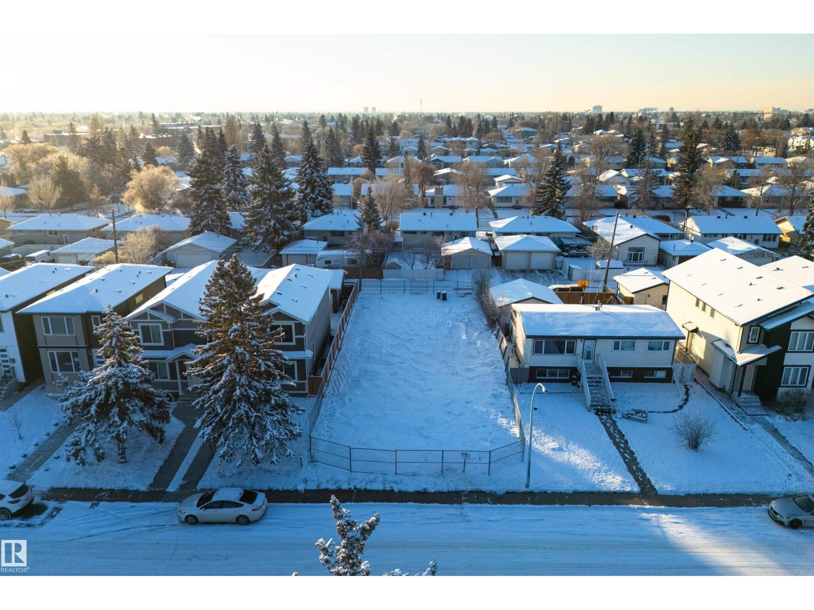 15805 109 AV NW, Edmonton