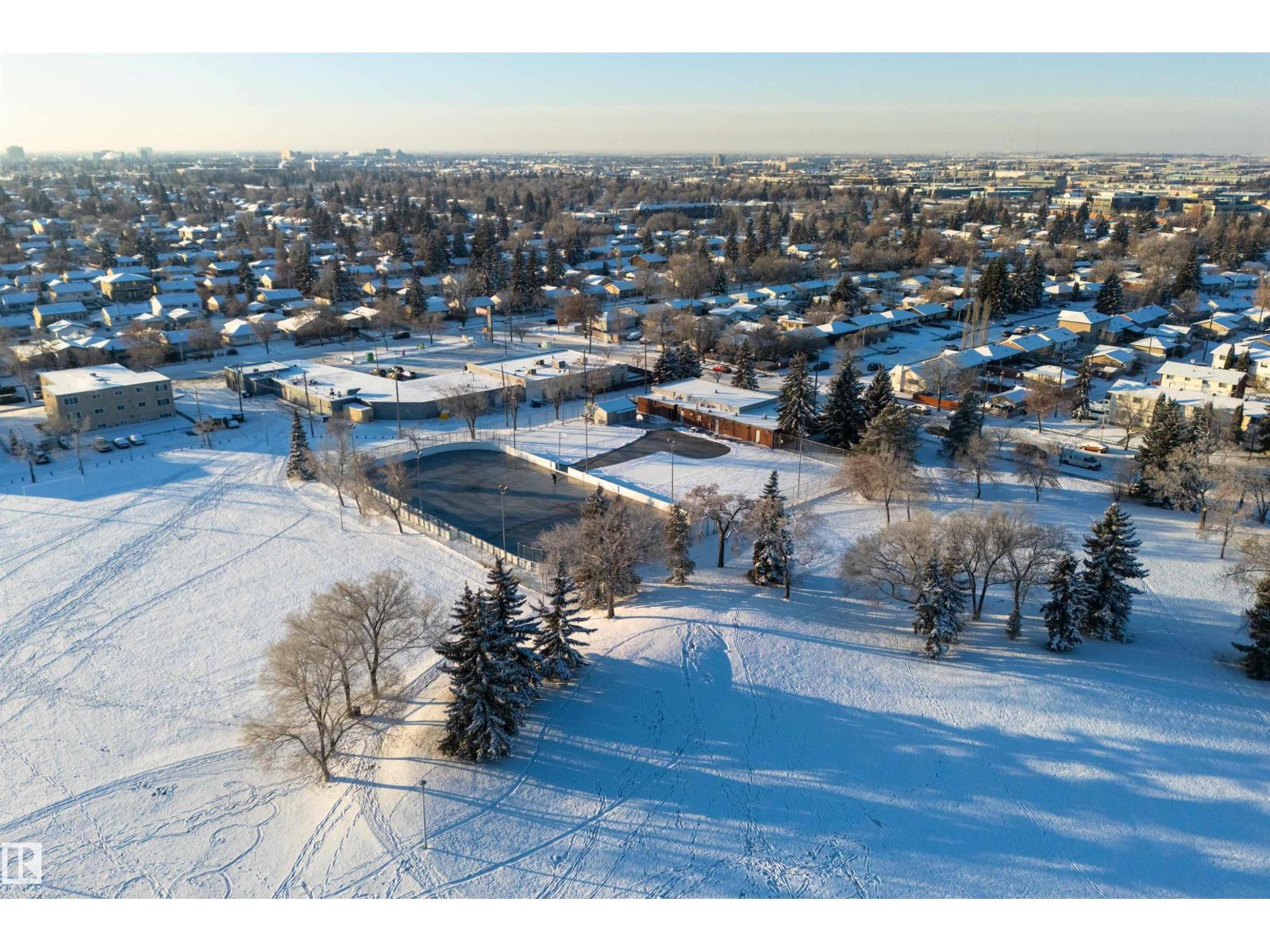 15805 109 AV NW, Edmonton