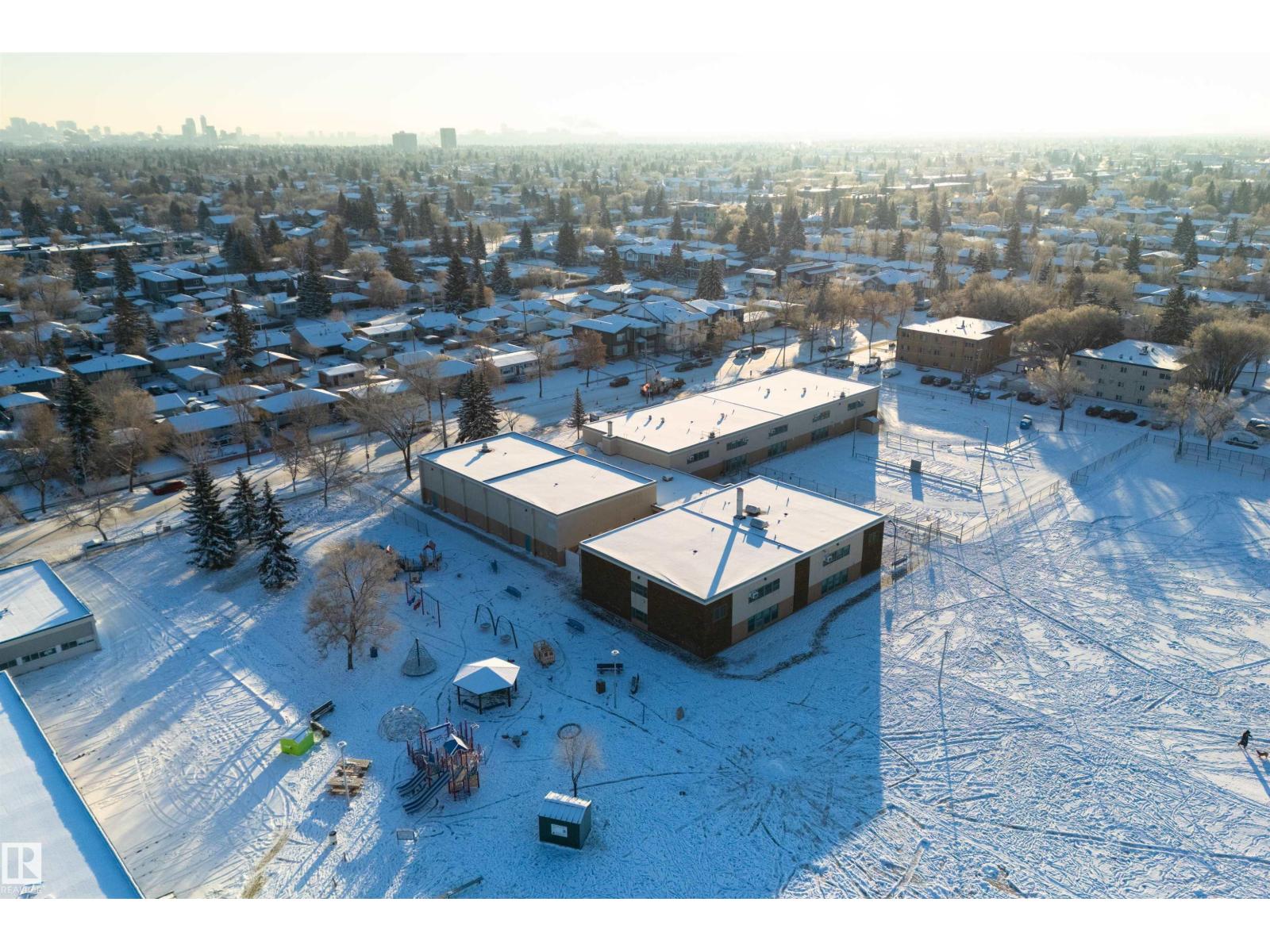 15805 109 AV NW, Edmonton