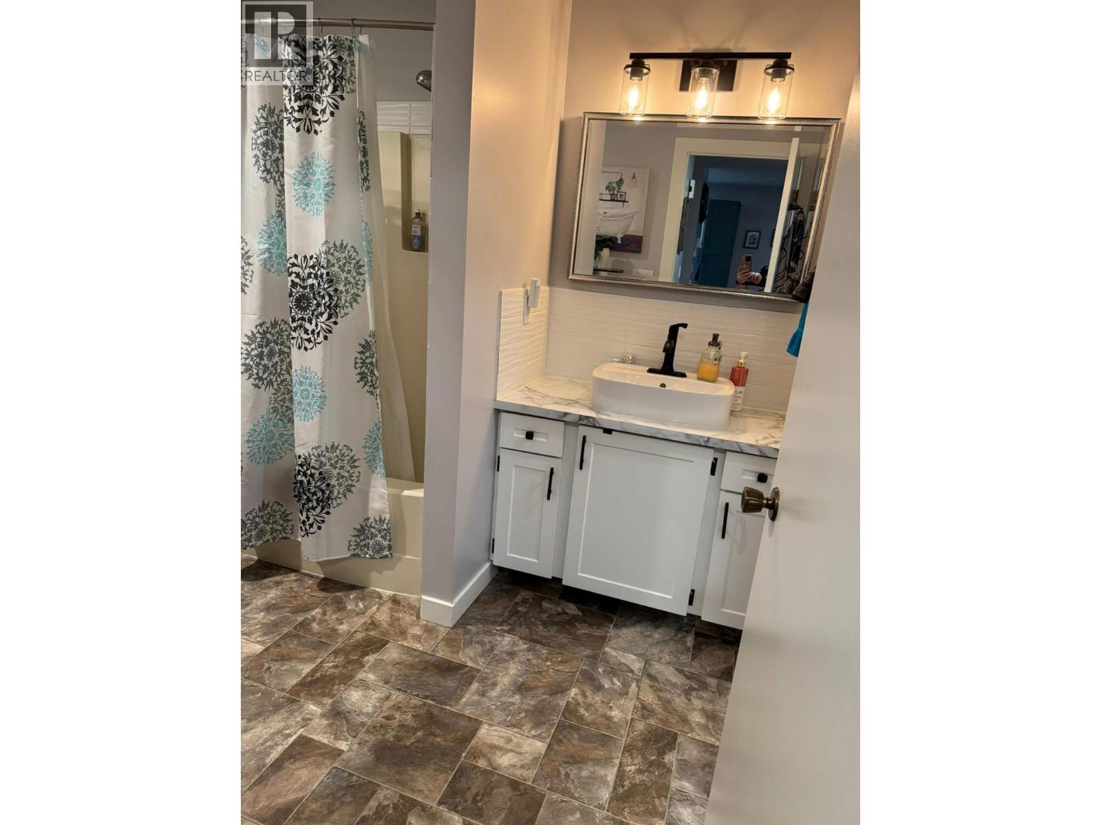 103 1903 Lindahl Street, Kelowna