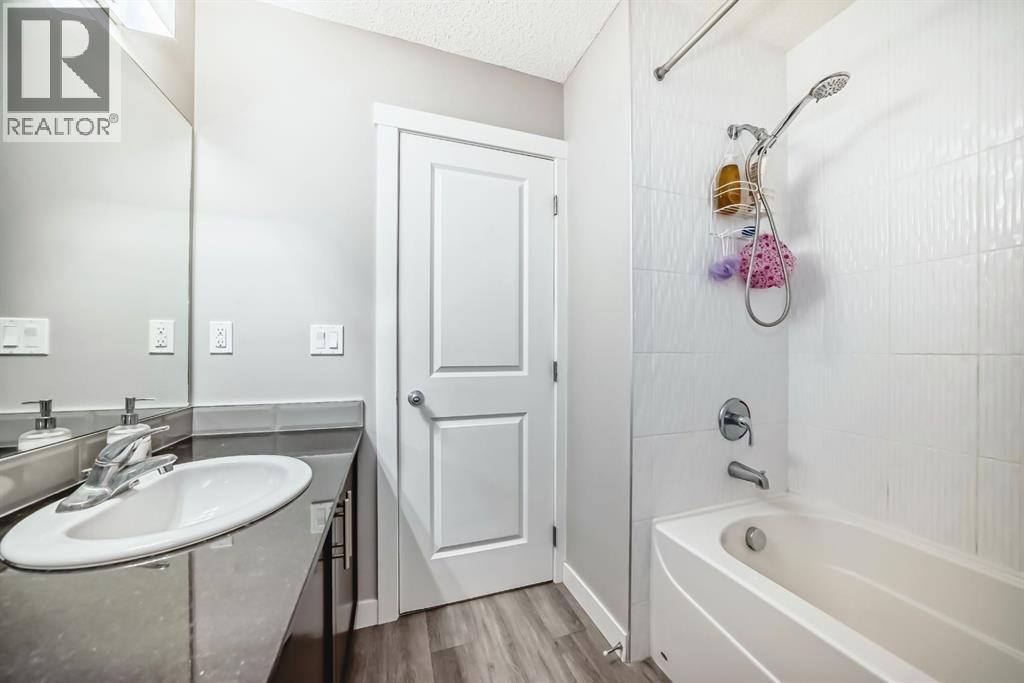 Single Family House for Sale in  Kincora Glen Road NW Kincora Calgary 