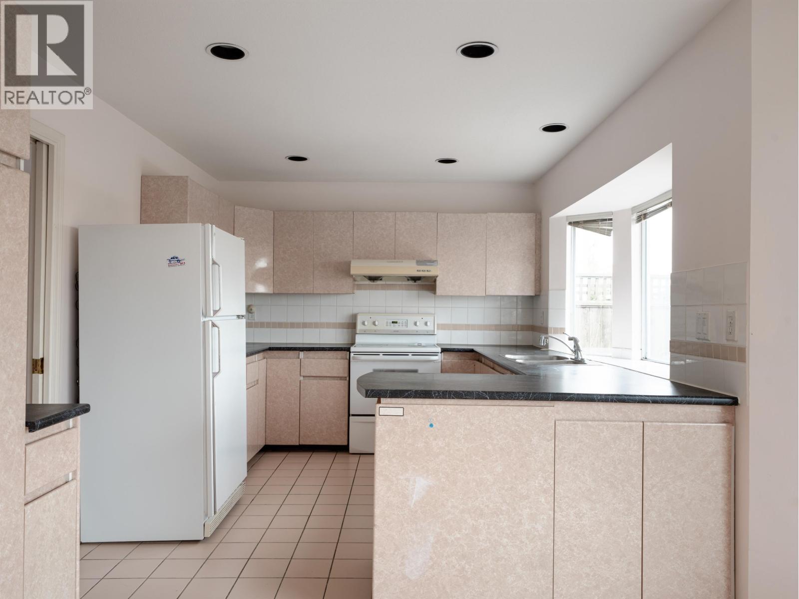 6788 LONDON Drive, Delta