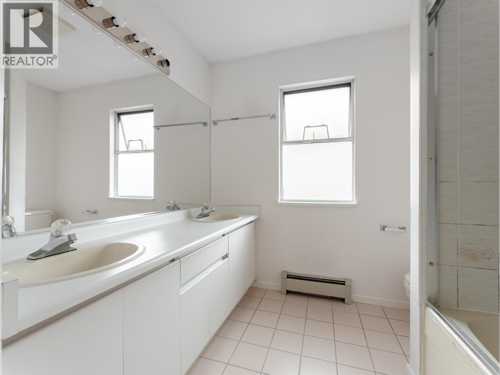 6788 LONDON Drive, Delta