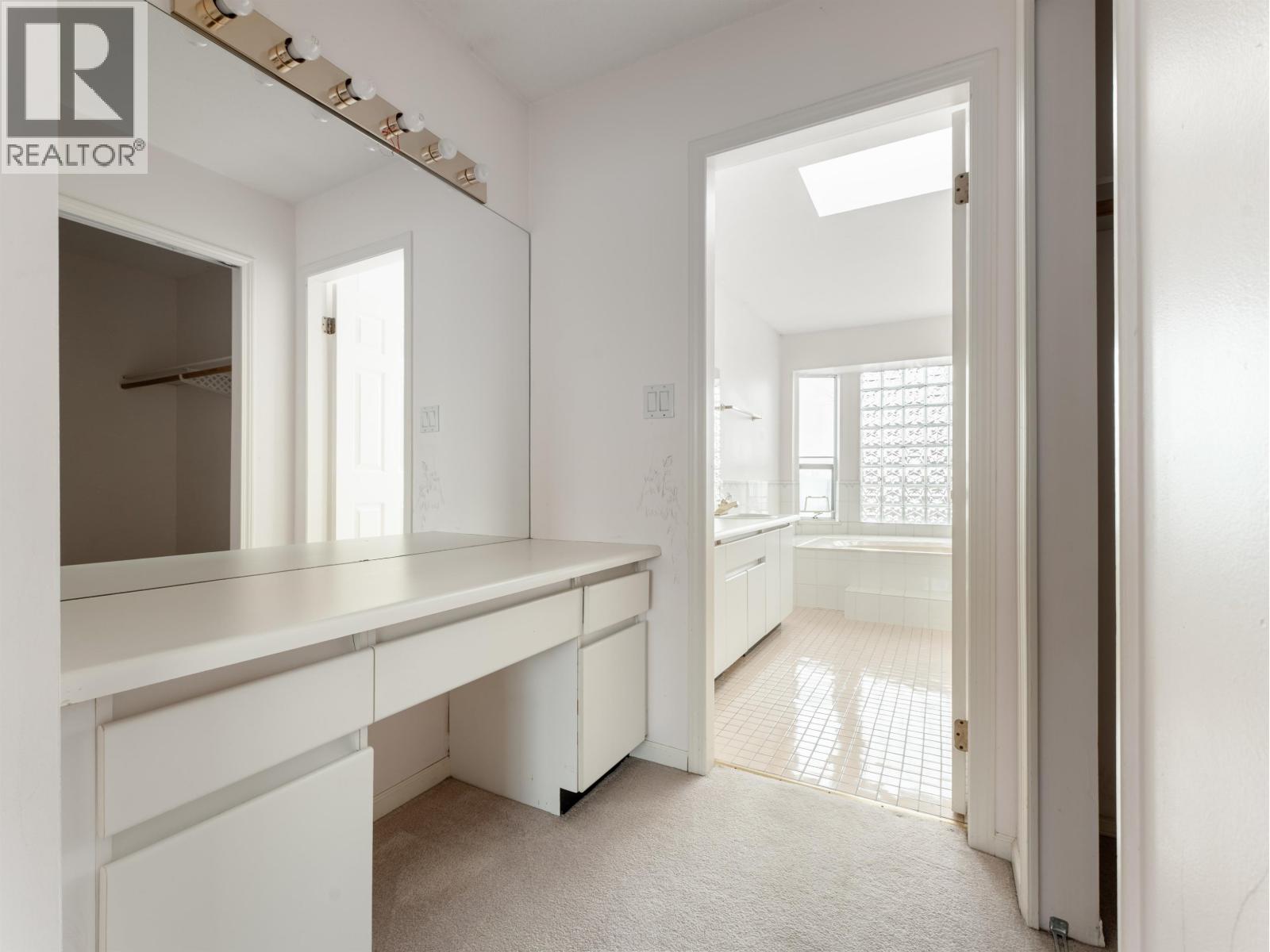 6788 LONDON Drive, Delta