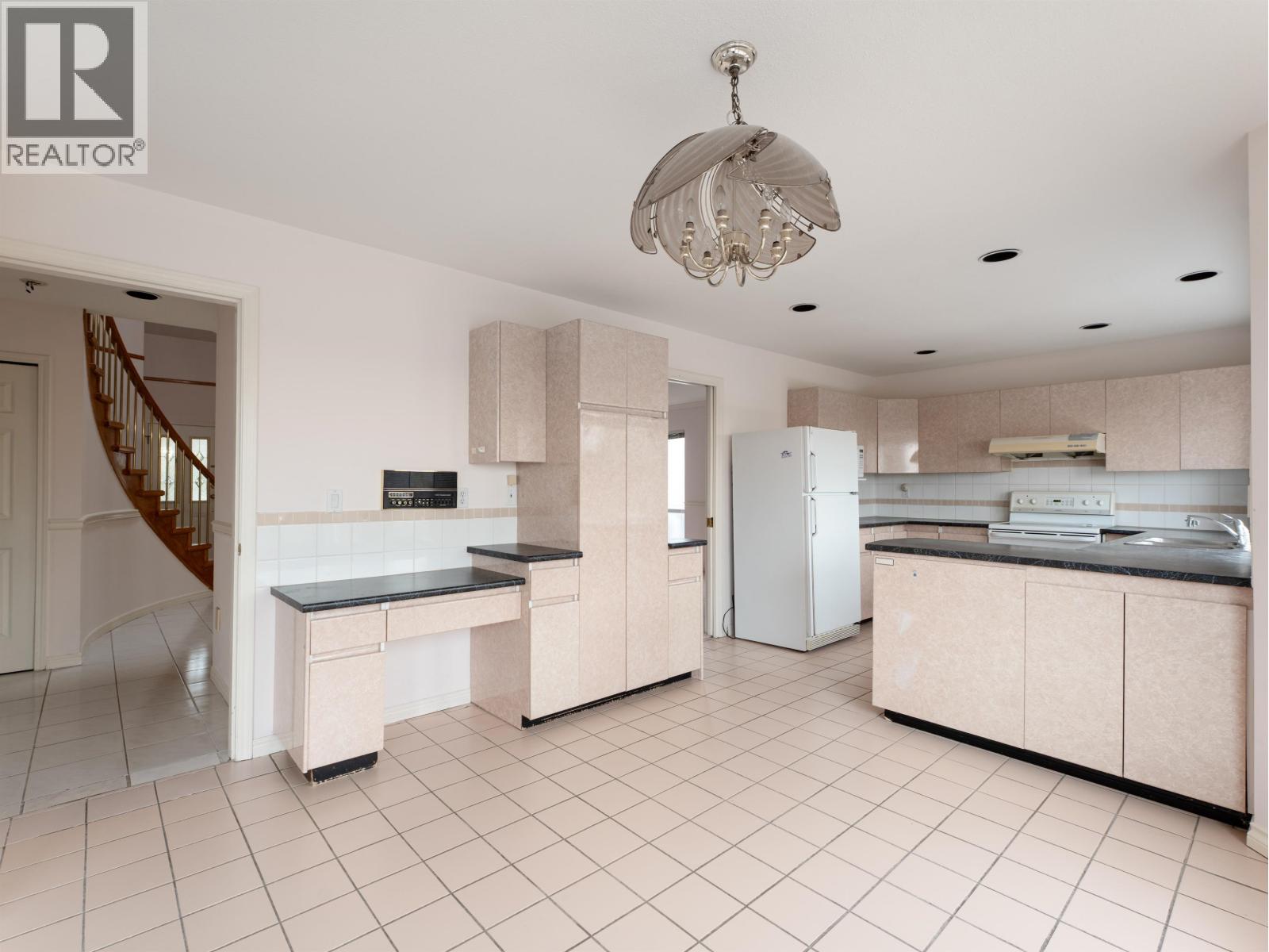 6788 LONDON Drive, Delta