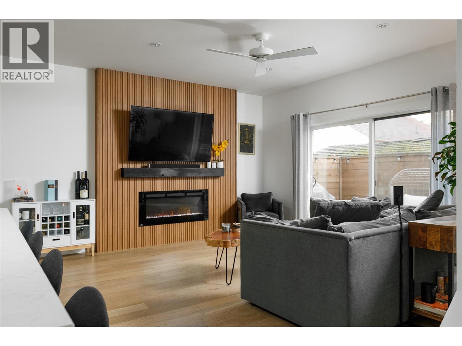  1025 Cawston Avenue, Kelowna