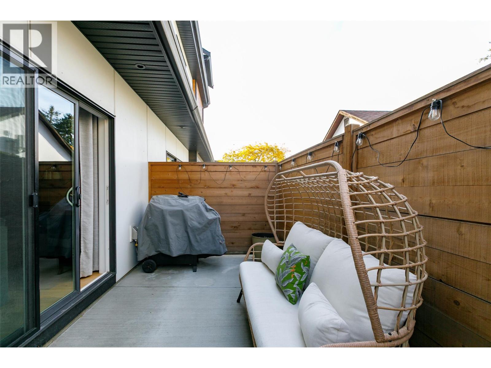  1025 Cawston Avenue, Kelowna