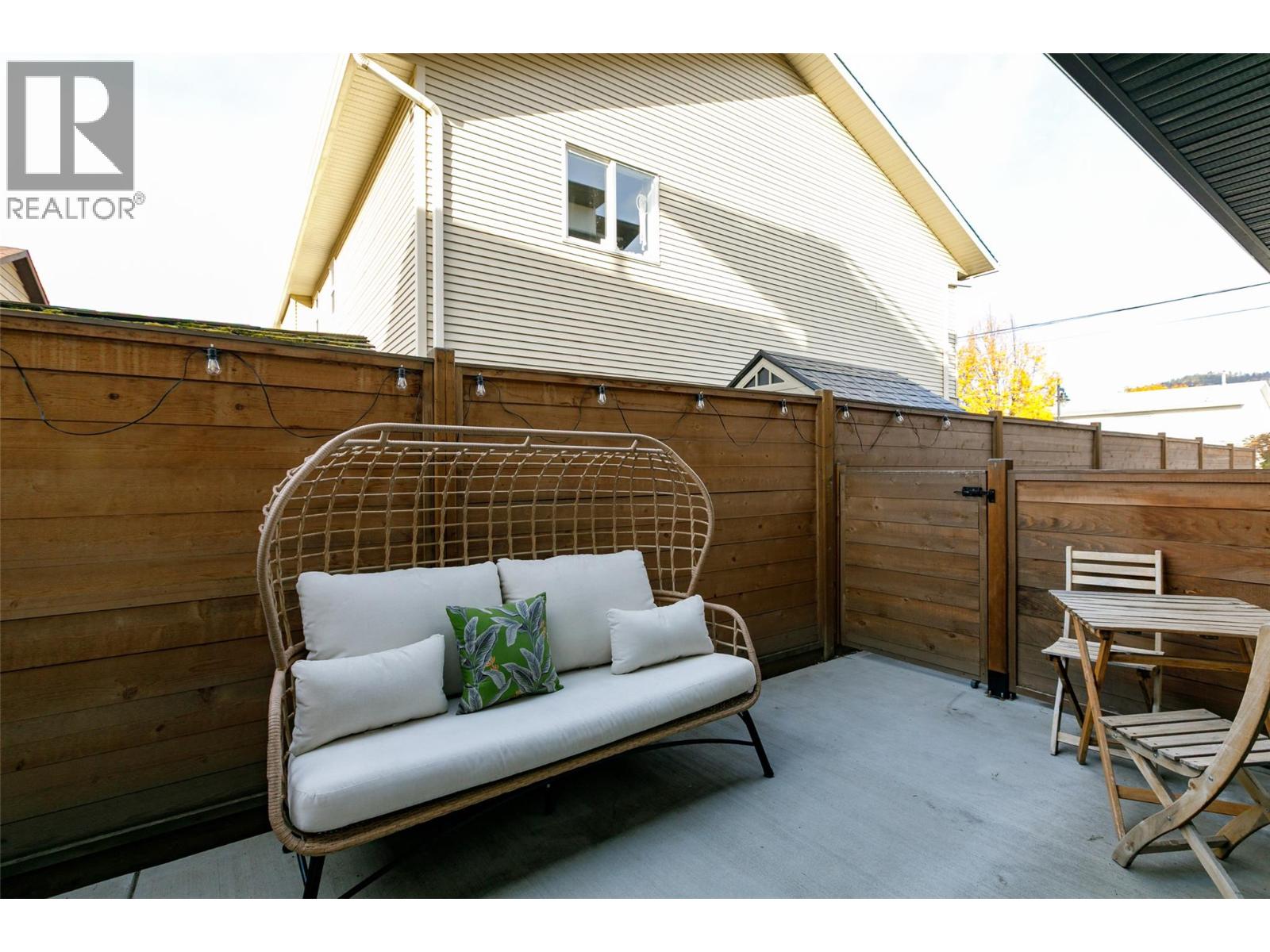  1025 Cawston Avenue, Kelowna