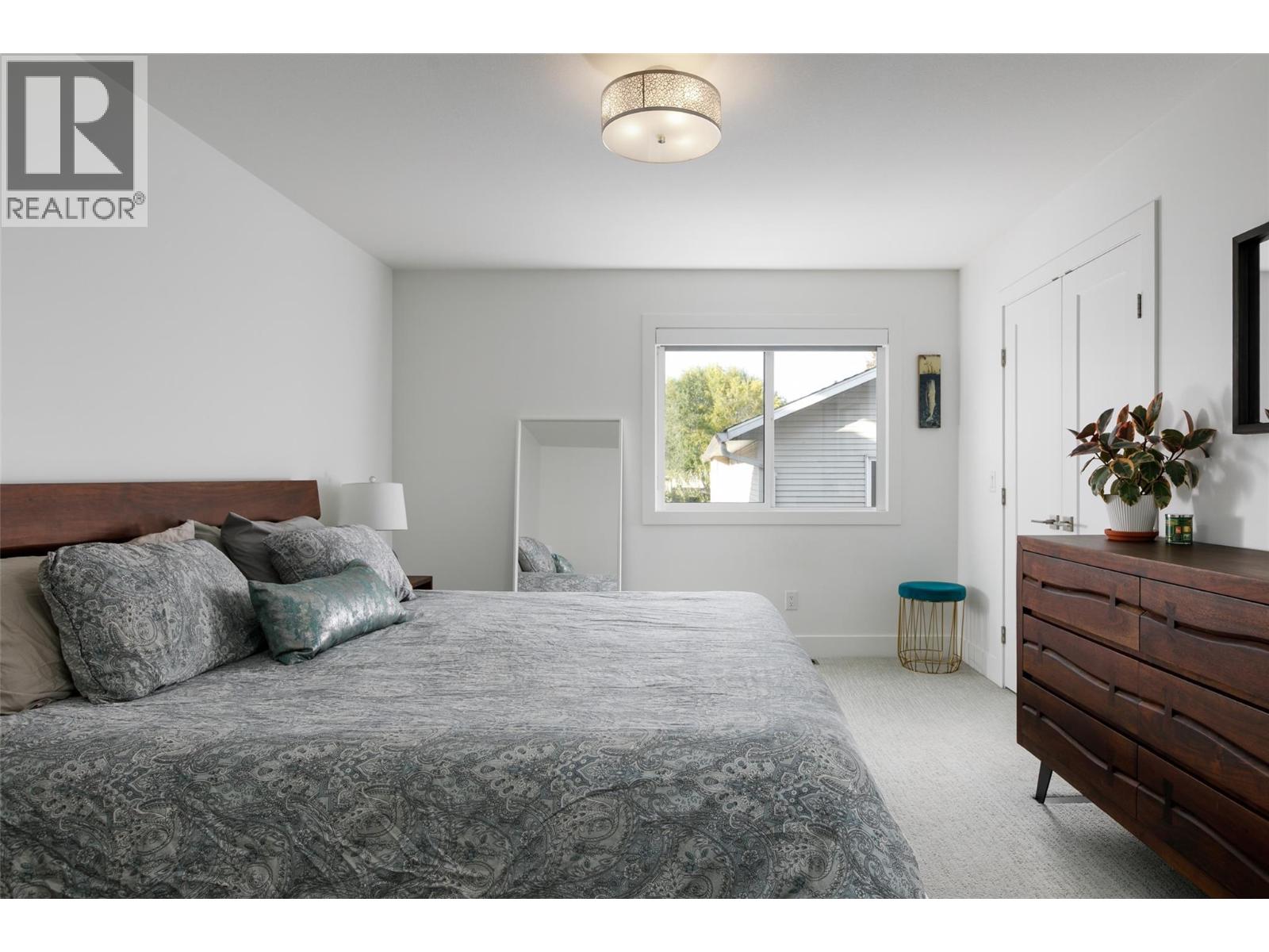  1025 Cawston Avenue, Kelowna