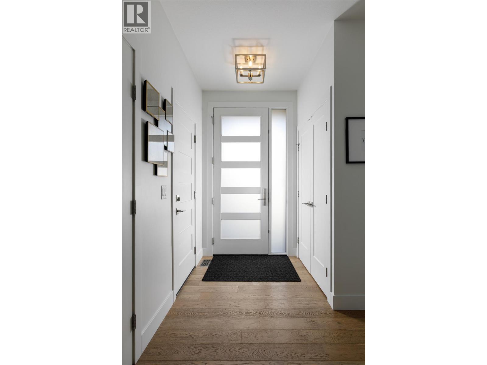  1025 Cawston Avenue, Kelowna