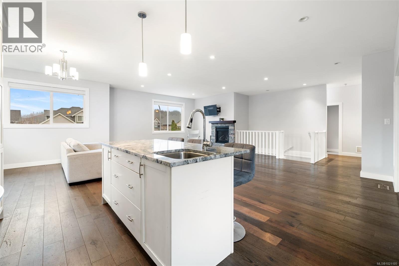 374 Point Ideal Dr, Lake Cowichan