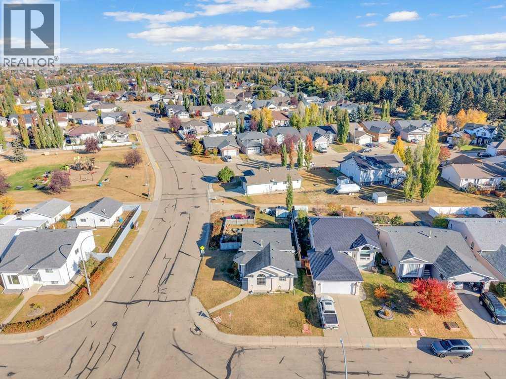 73 Lansbury Close, Lacombe