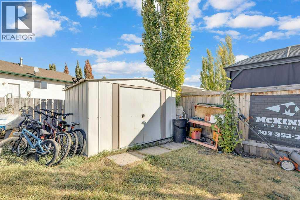 73 Lansbury Close, Lacombe