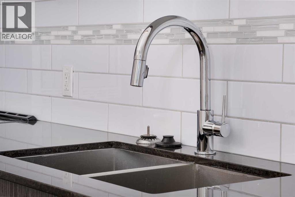 Single Family House for Sale in    Avenue SW Downtown Commercial Core Calgary 