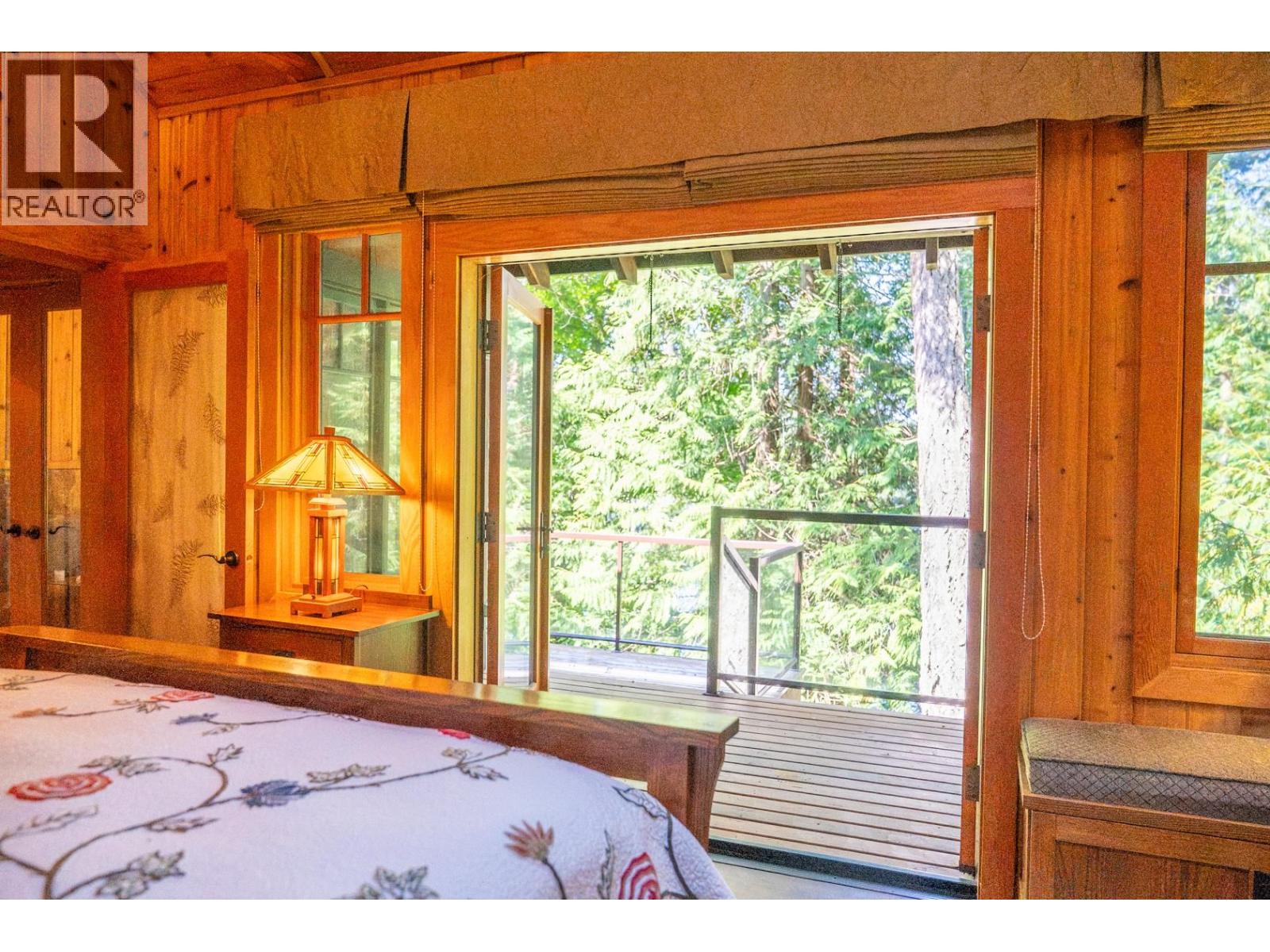 8807 AINSLIE POINT ROAD, Pender Island