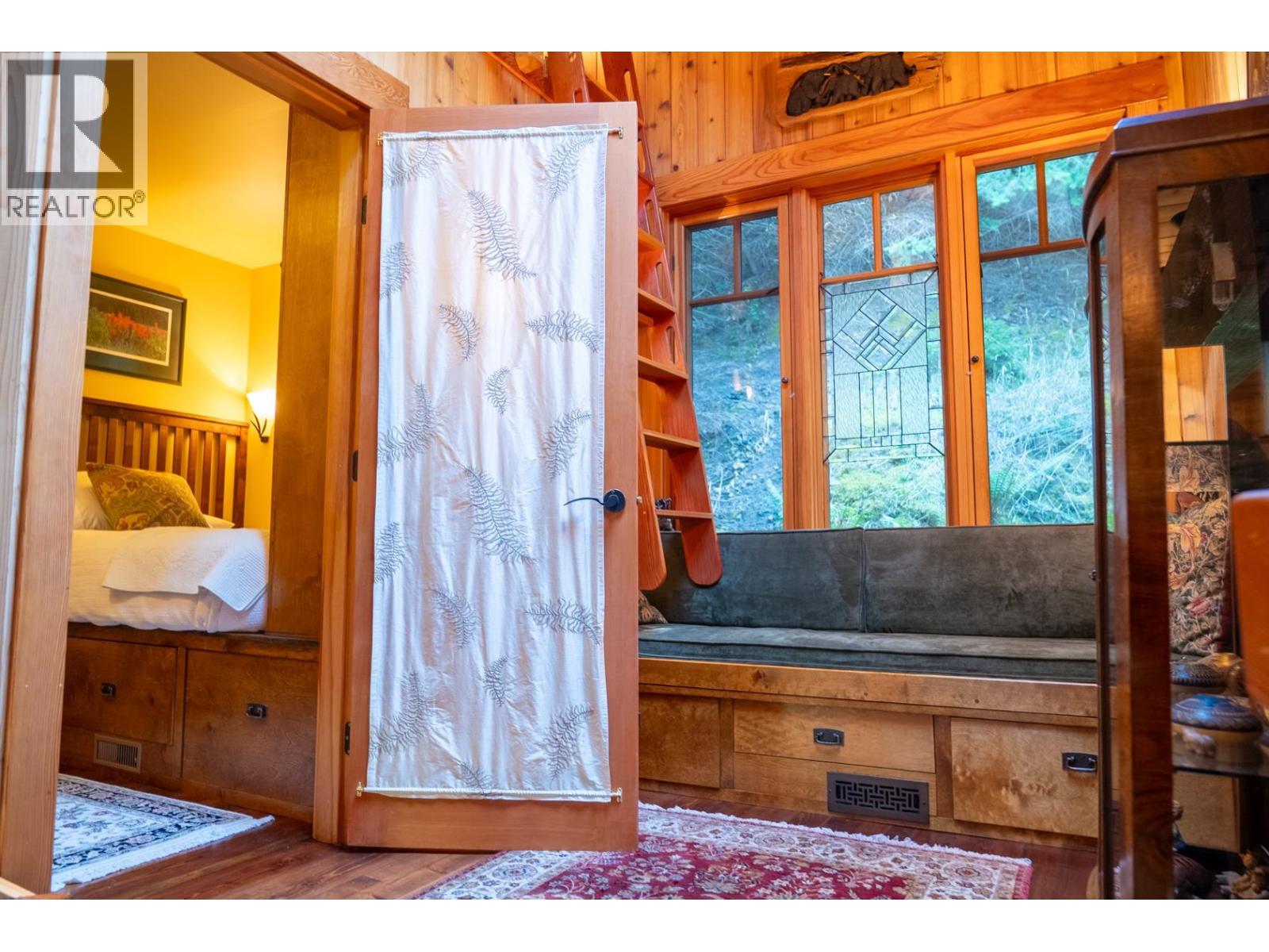 8807 AINSLIE POINT ROAD, Pender Island