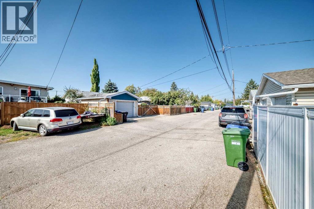 Single Family House Bungalow for Sale in  macleay Road NE Mayland Heights Calgary 