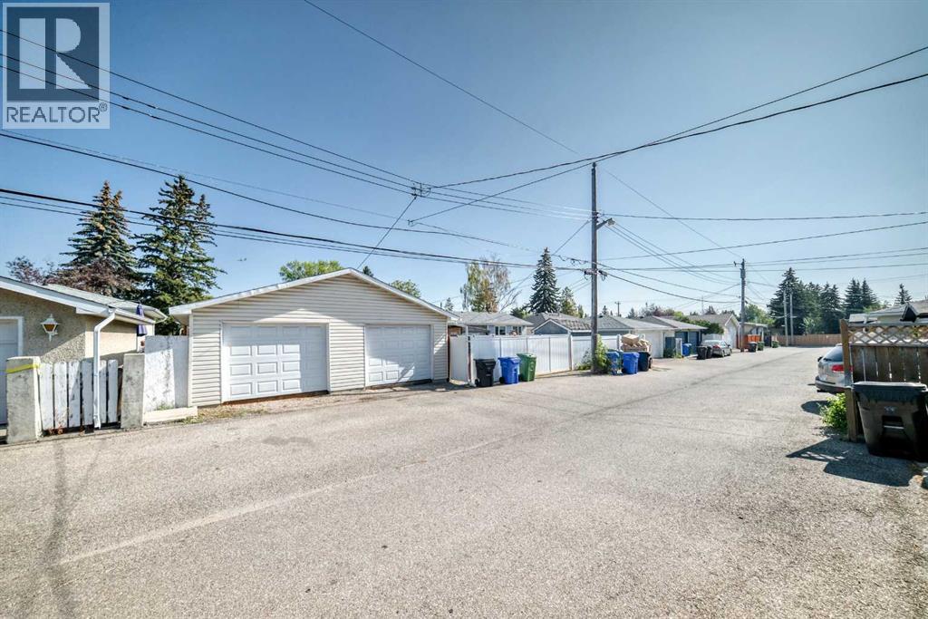 Single Family House Bungalow for Sale in  macleay Road NE Mayland Heights Calgary 