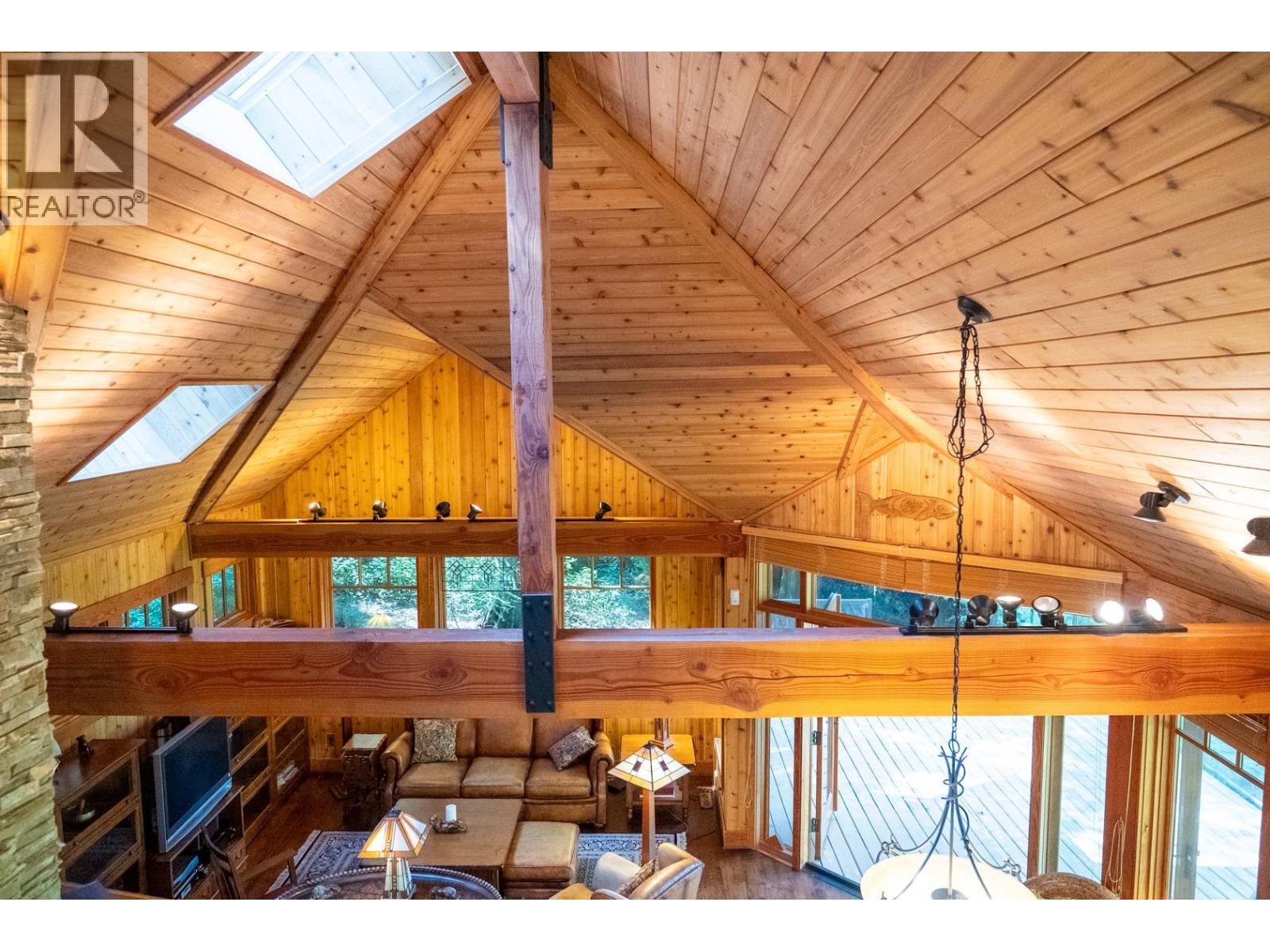 8807 AINSLIE POINT ROAD, Pender Island