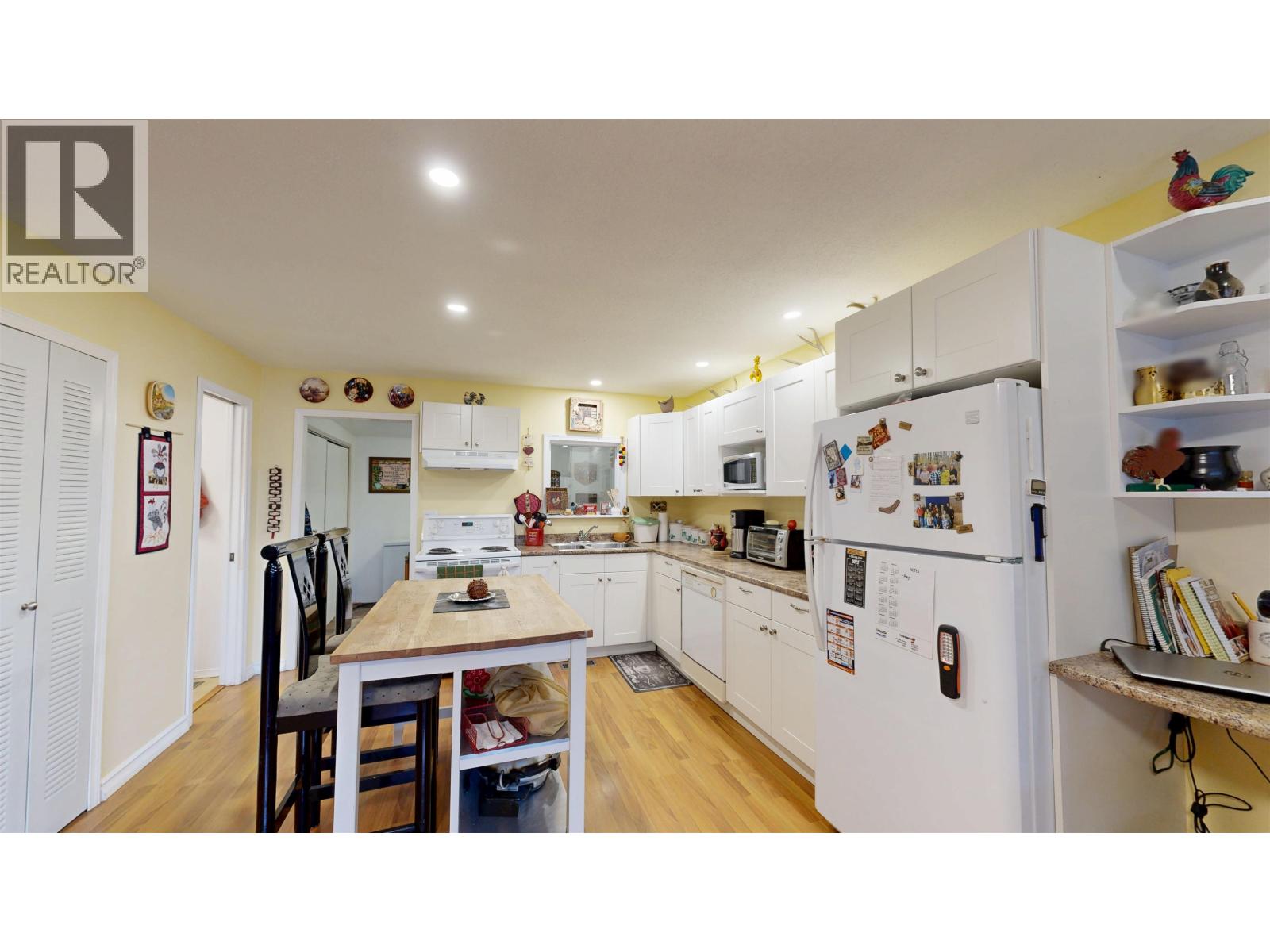 3743 EMERALD CRESCENT, Lac La Hache