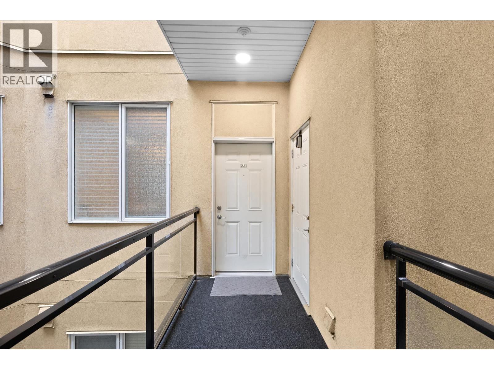 221 1331 Ellis Street, Kelowna