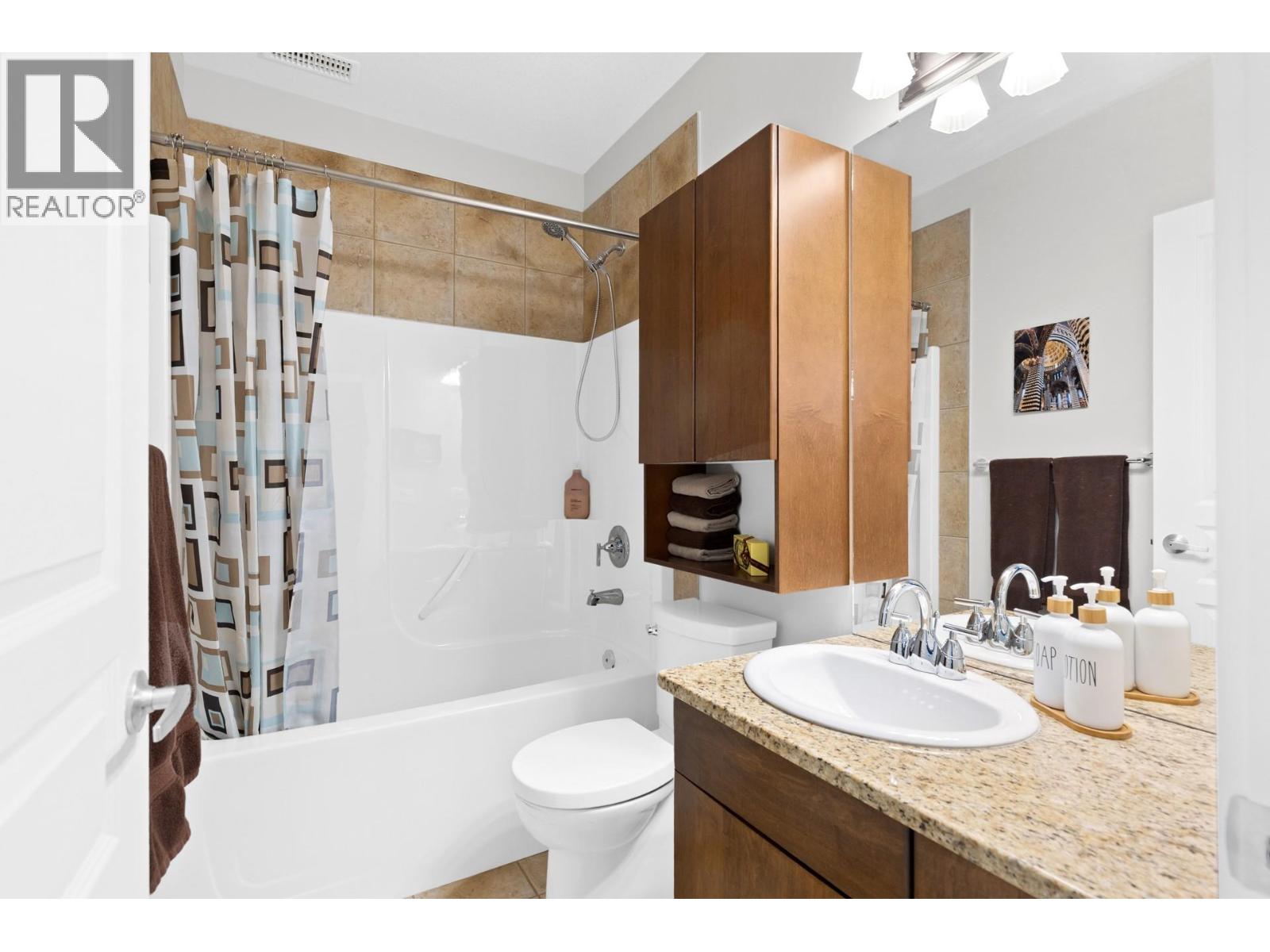 221 1331 Ellis Street, Kelowna