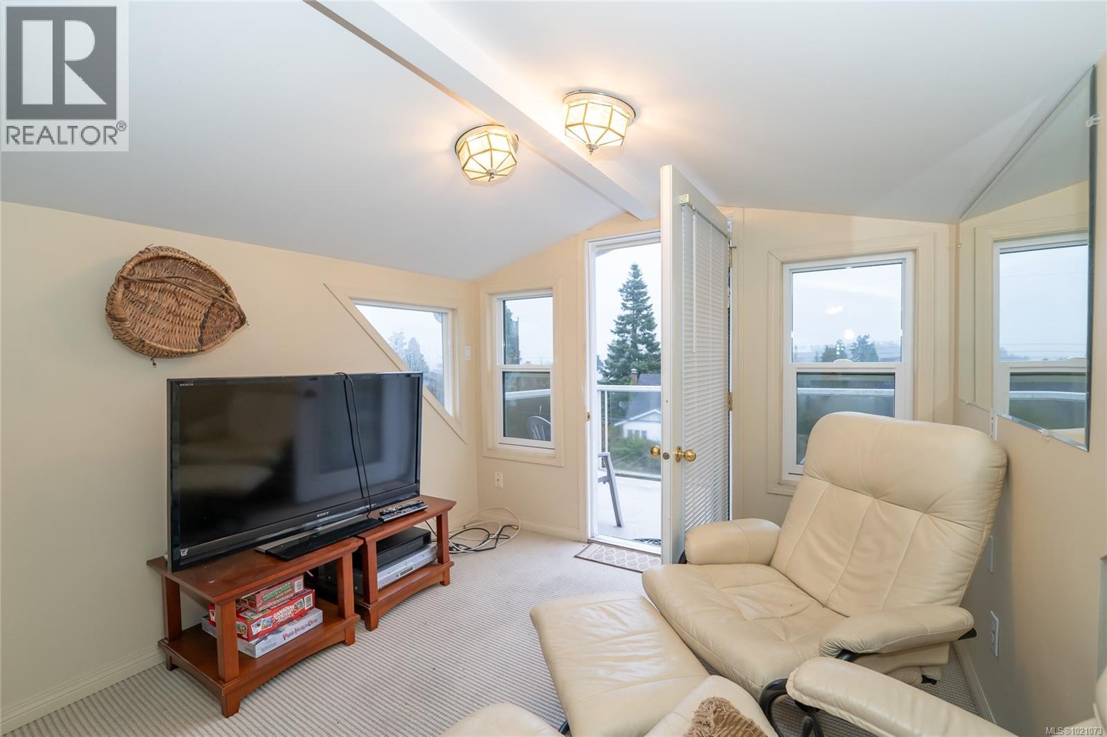 9920 Cedar St, Chemainus