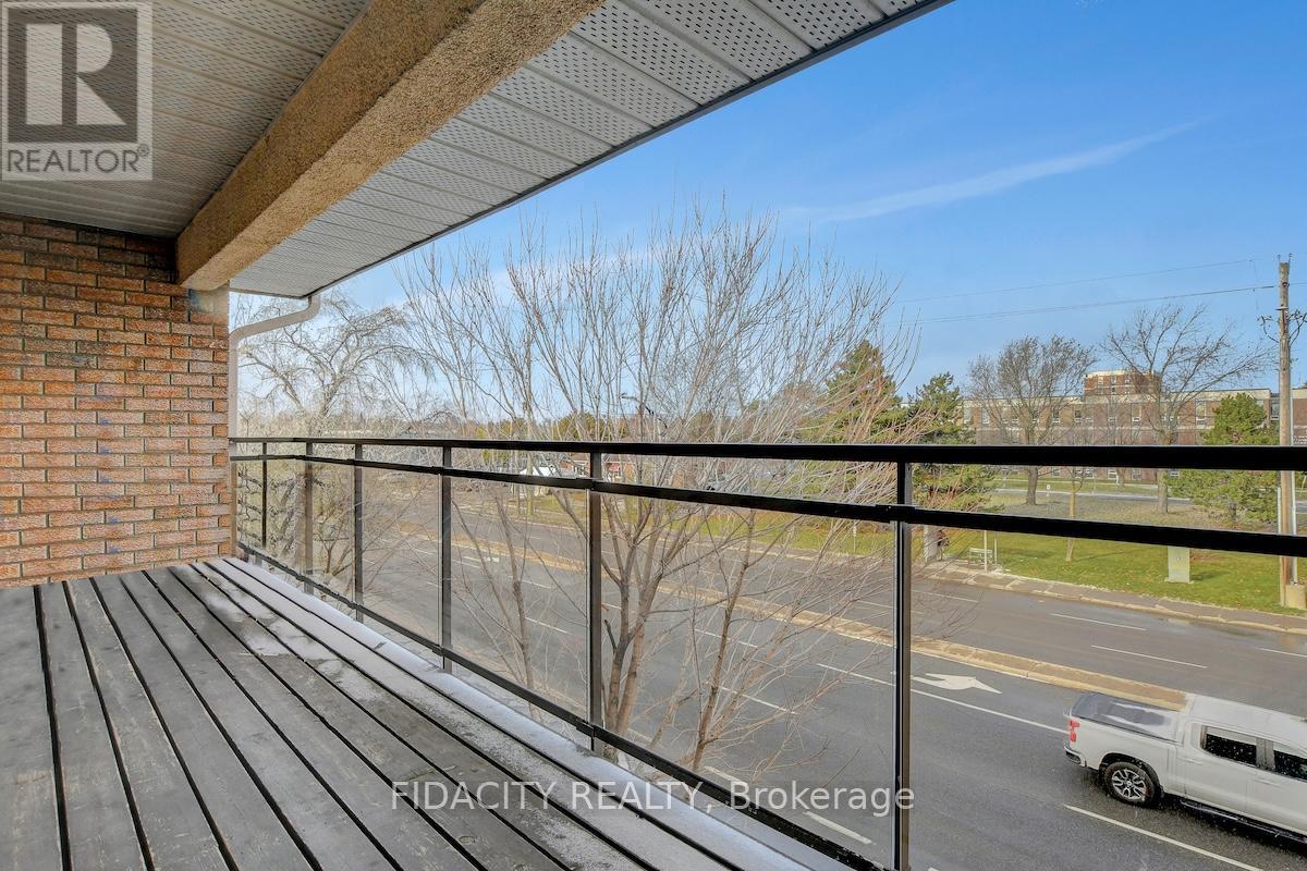#309 1490 HERON ROAD - 18