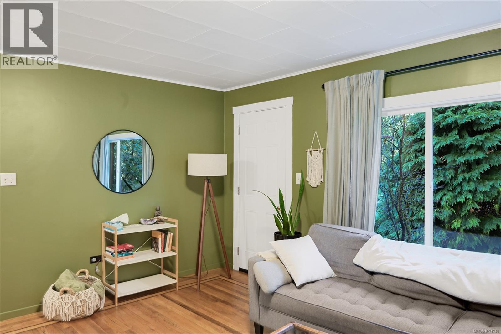 5742 Menzies Rd, Duncan