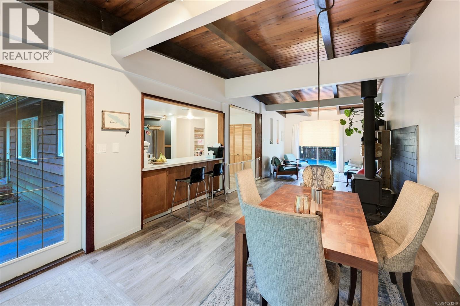 5742 Menzies Rd, Duncan