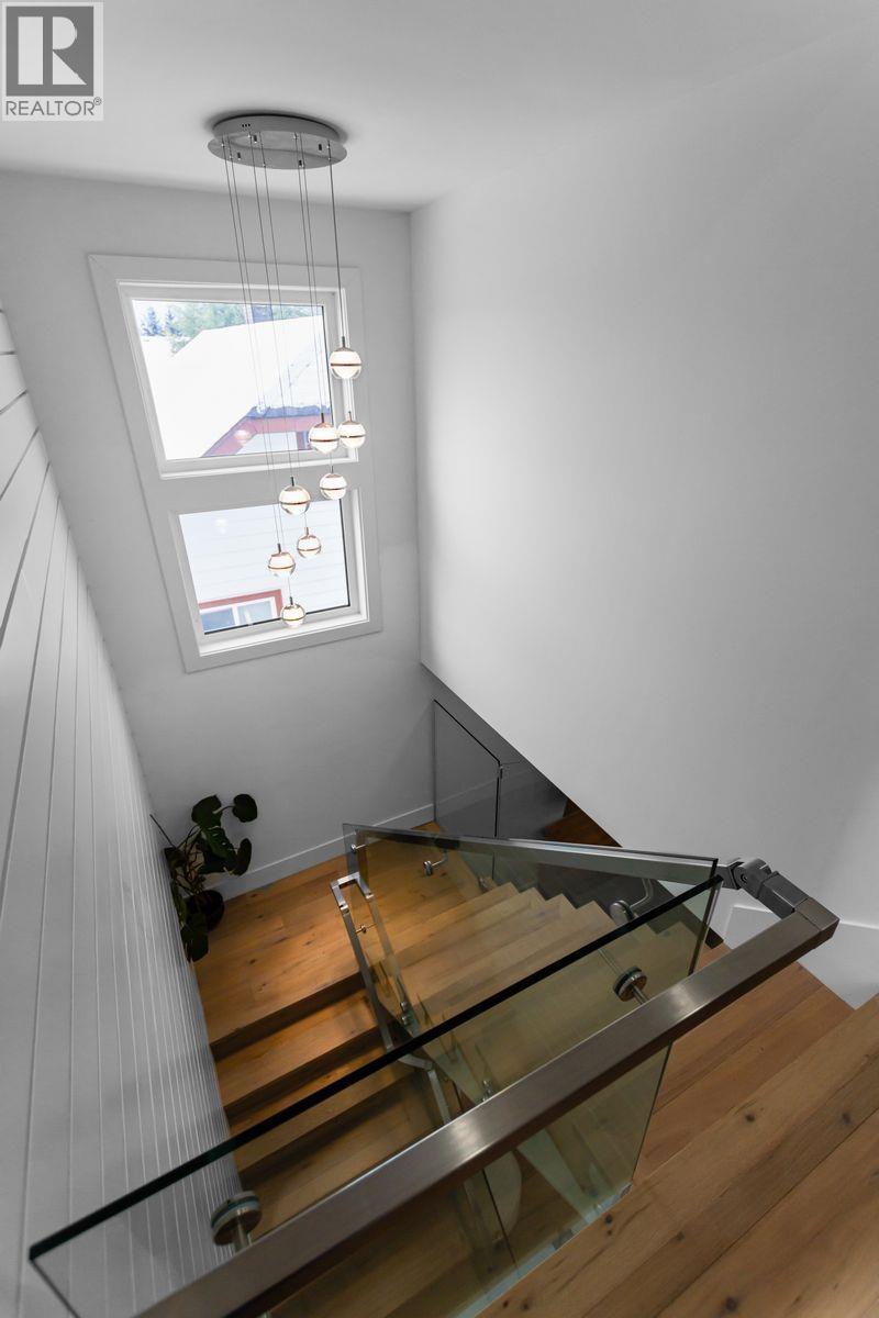 1409 SIXTH AVENUE, New Westminster