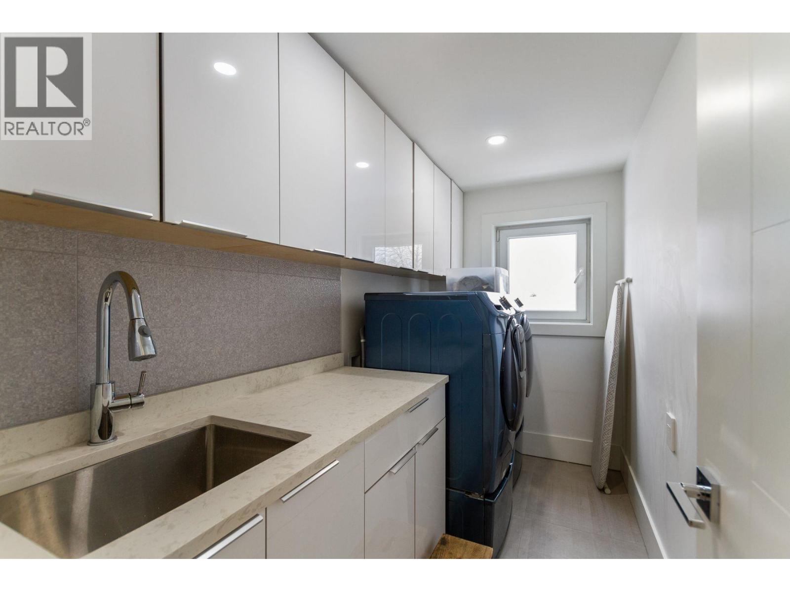 1409 SIXTH AVENUE, New Westminster