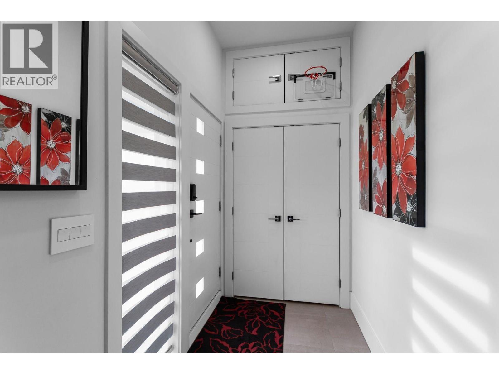 1409 SIXTH AVENUE, New Westminster