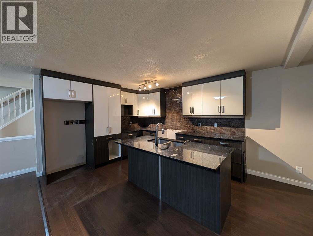 Single Family House for Sale in  SADDLEBACK Way NE Saddle Ridge Calgary 