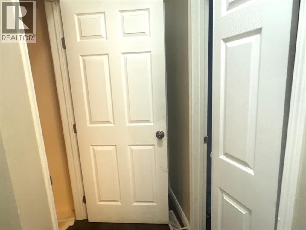 Single Family House for Sale in  SADDLEBACK Way NE Saddle Ridge Calgary 