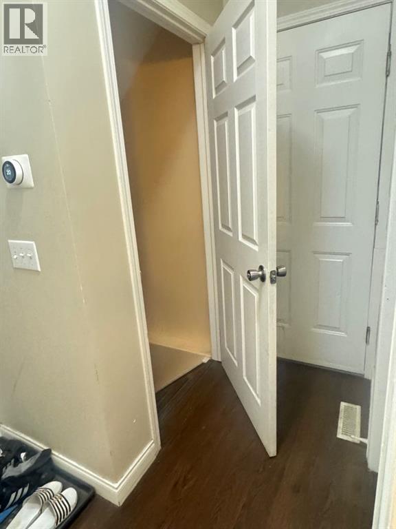 Single Family House for Sale in  SADDLEBACK Way NE Saddle Ridge Calgary 