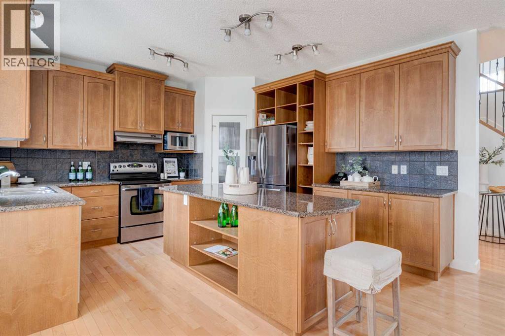 Single Family House for Sale in  Tuscany Estates Close NW Tuscany Calgary 