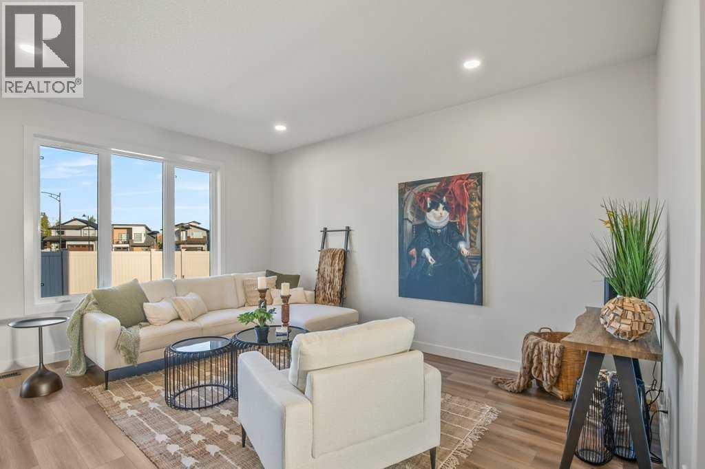 Single Family House for Sale in  Eaton Crescent Evergreen Red Deer 