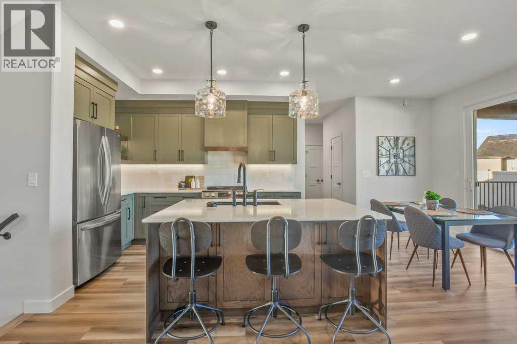 Single Family House for Sale in  Eaton Crescent Evergreen Red Deer 