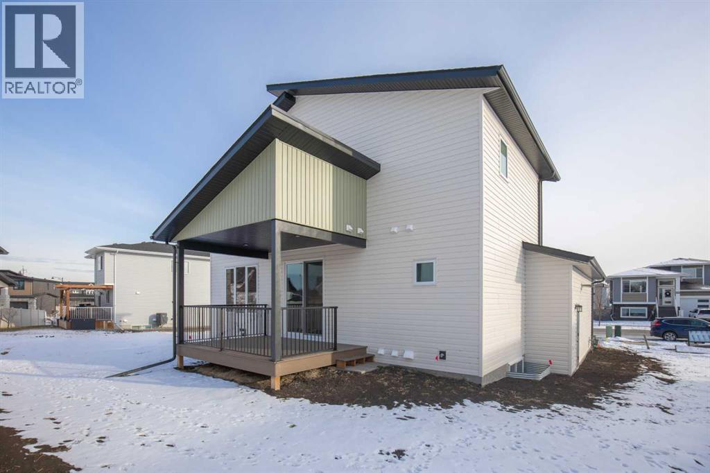 Single Family House for Sale in  Eaton Crescent Evergreen Red Deer 
