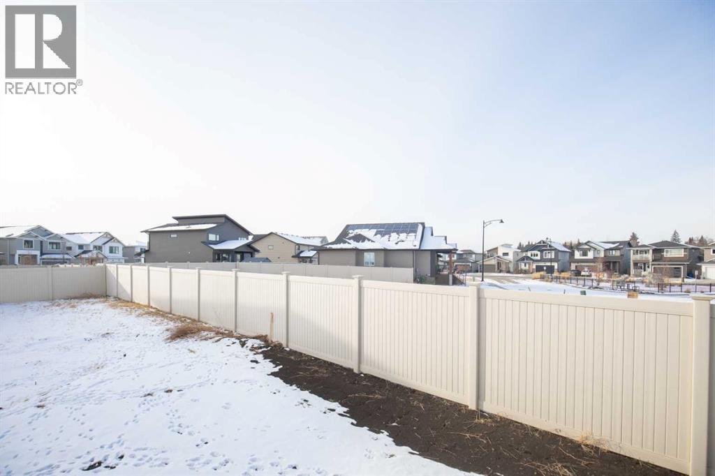 Single Family House for Sale in  Eaton Crescent Evergreen Red Deer 