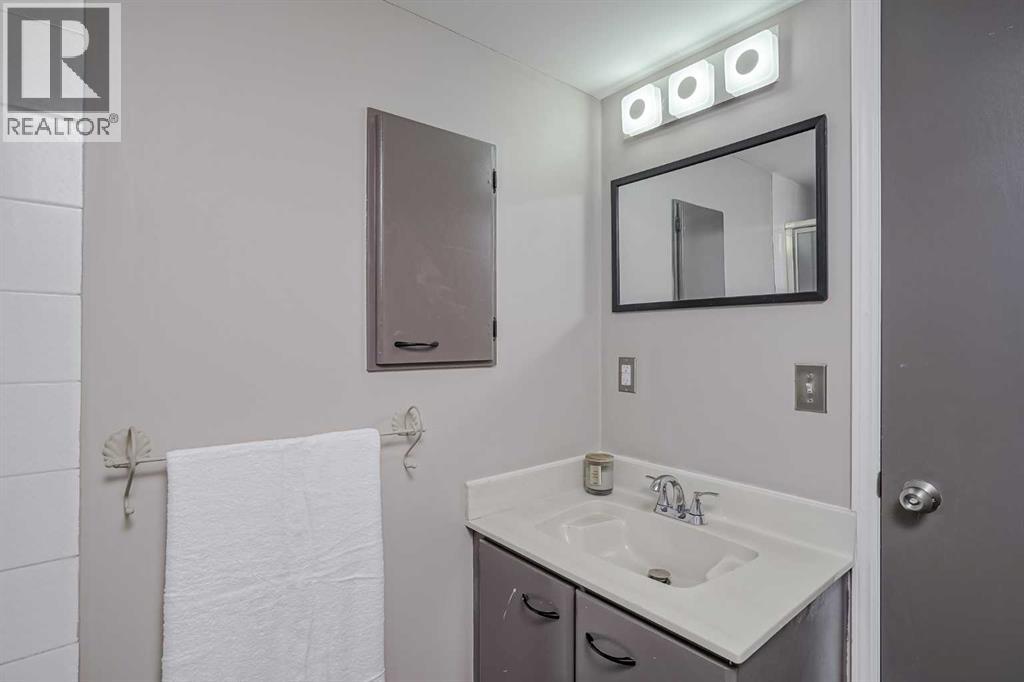 Single Family House 4 Level for Sale in  Millbank Road SW Millrise Calgary 