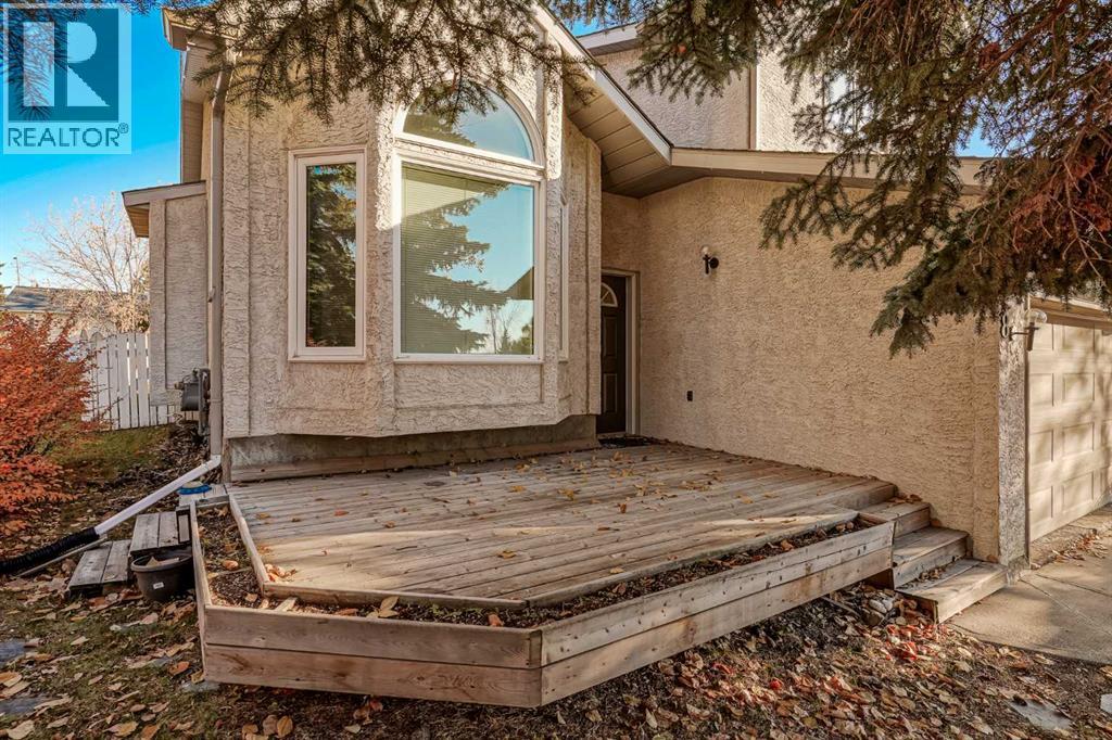 Single Family House 4 Level for Sale in  Millbank Road SW Millrise Calgary 